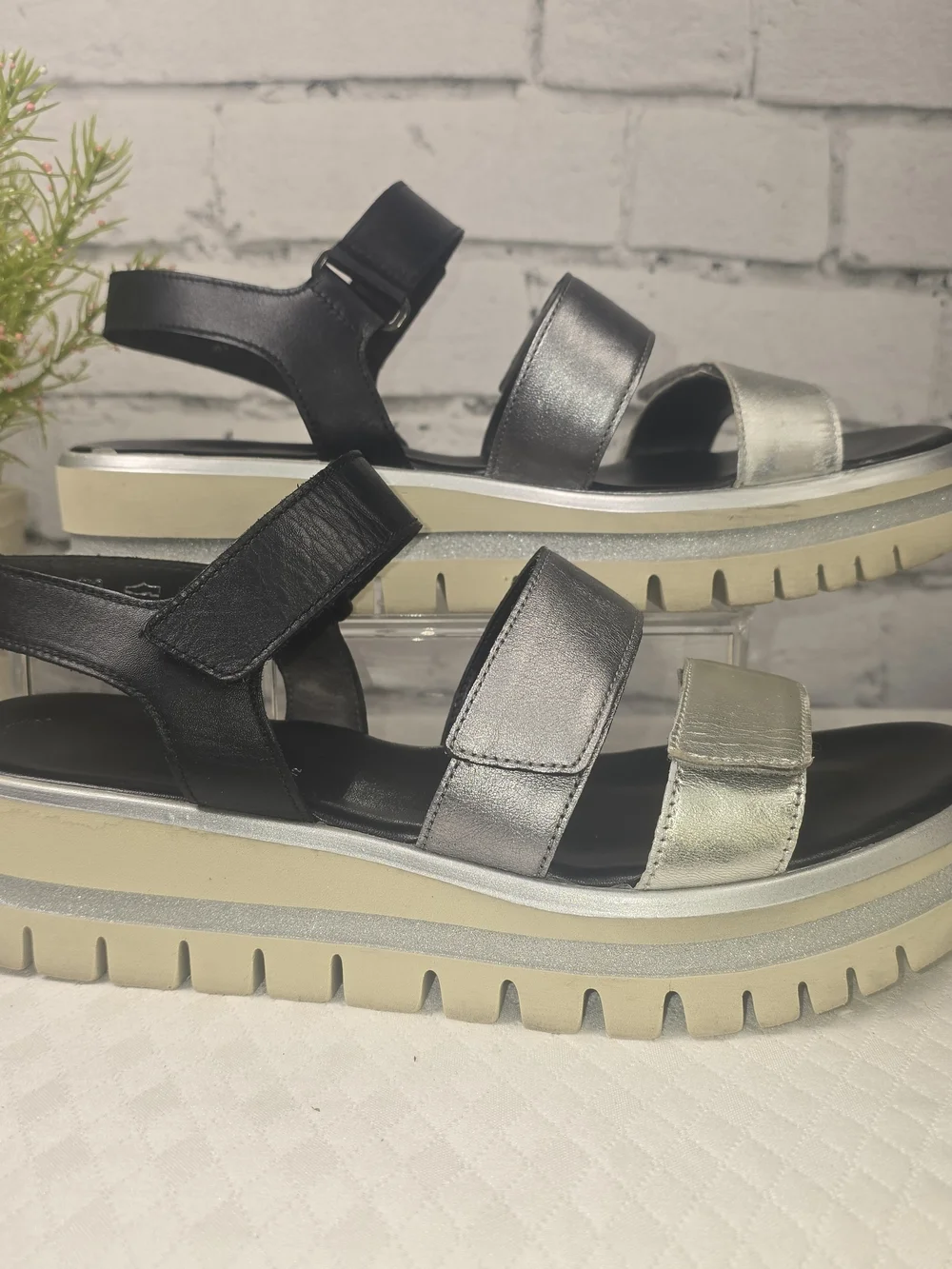 Gabor chunky platform